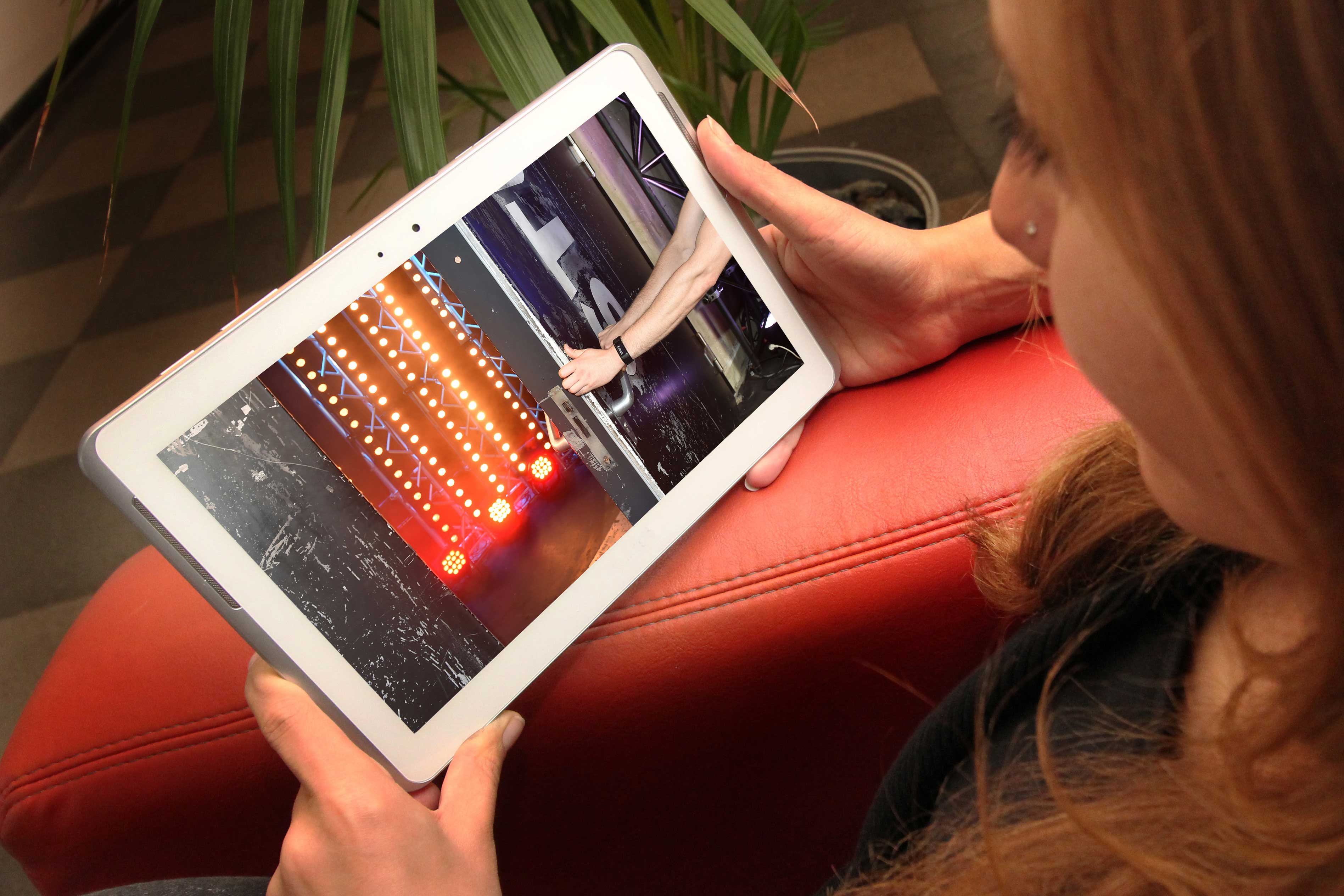 WEB BUCHELE Studiotür Berlin Adlershof Motiv 1z TINOVERSUM SAT.1 ProSieben André Kowalski